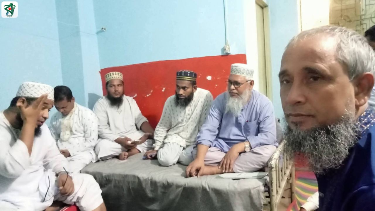 ইবতেদায়ী মাদ্রাসা শিক্ষকদের নতুন কর্মসূচি ঘোষণা, স্মারকলিপি ও মানববন্ধনের সিদ্ধান্ত