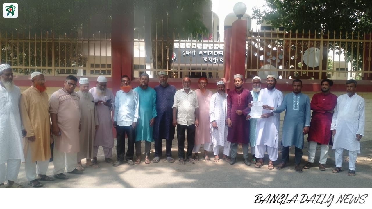 জয়পুরহাটে মাদ্রাসা জাতীয়করণের দাবিতে মানববন্ধন ও স্মারকলিপি
