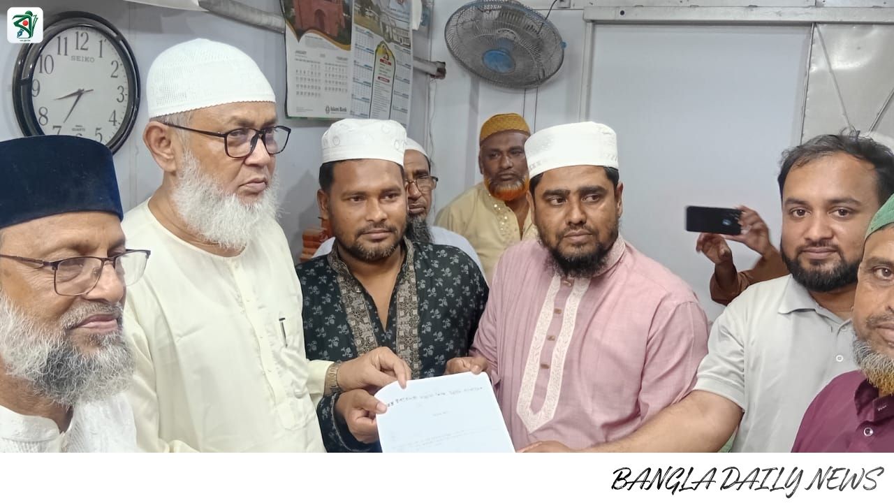 সাতক্ষীরায় ইবতেদায়ী শিক্ষা উন্নয়ন কমিটির স্মারকলিপি প্রদান