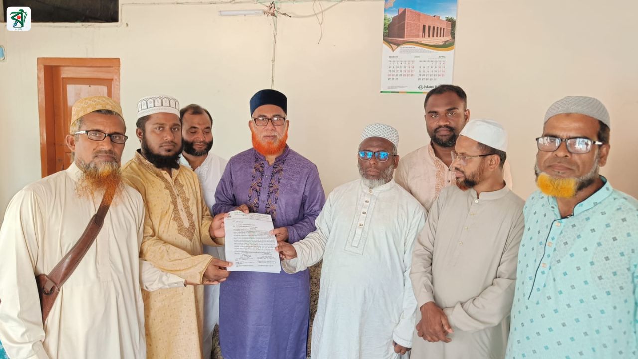 বাগেরহাট-৪ আসনের এমপির কাছে ইবতেদায়ি মাদ্রাসা নিয়ে স্মারকলিপি