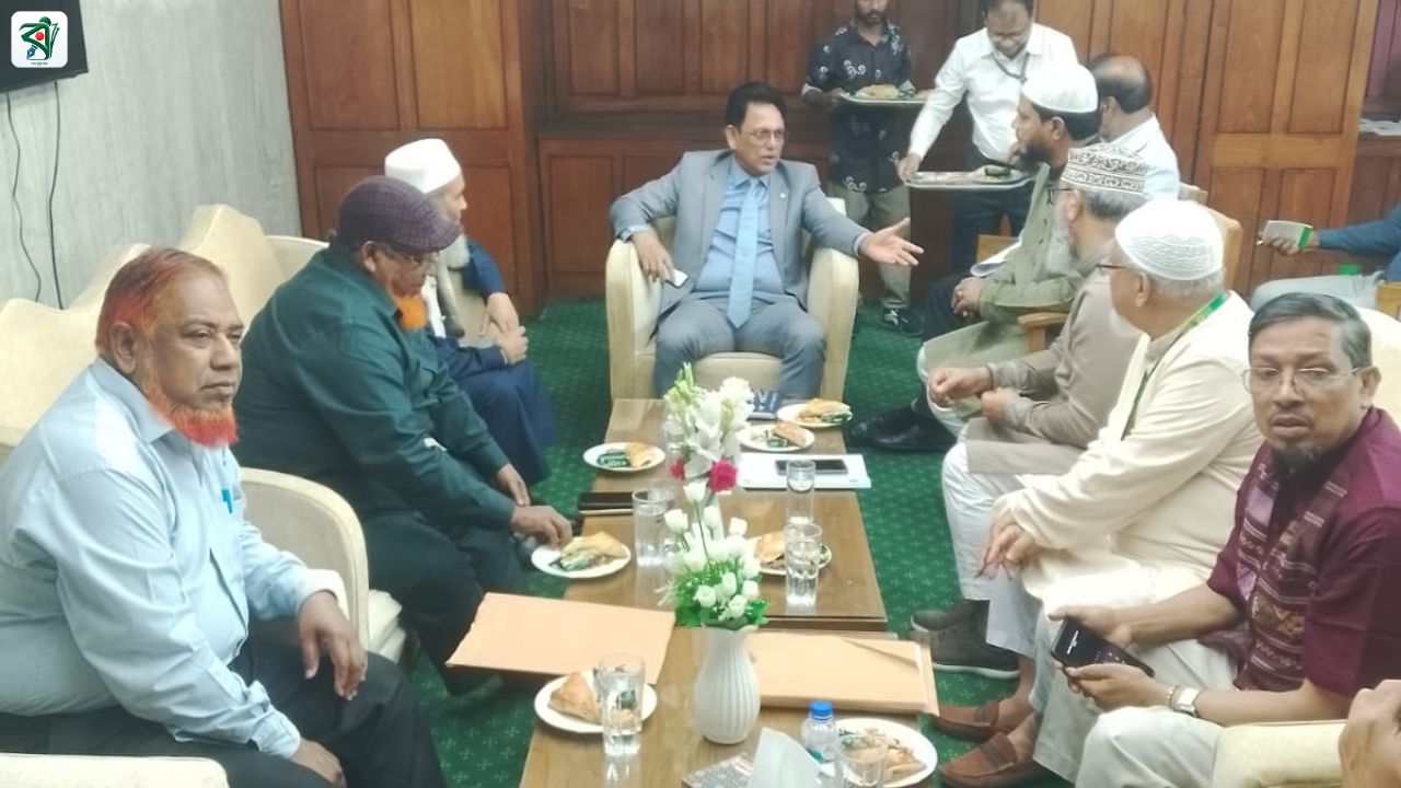 শিক্ষামন্ত্রীর সঙ্গে জামায়াতের শিক্ষা নেতাদের বৈঠক, ২০ দফা দাবিনামা হস্তান্তর